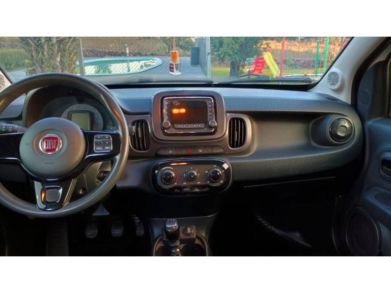 FIAT - MOBI - 2016/2017 - Branca - R$ 47.900,00
