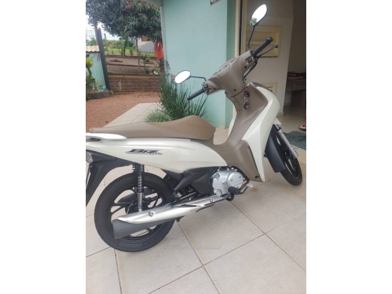 HONDA - BIZ 125 - 2022/2022 - Branca - R$ 16.000,00