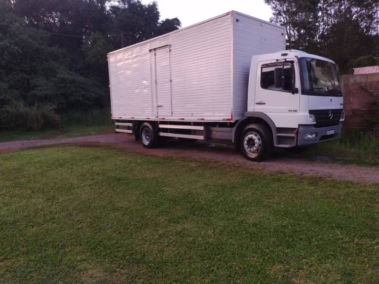 MERCEDES-BENZ - ATEGO 1518 - 2011/2011 - Branca - R$ 185.000,00