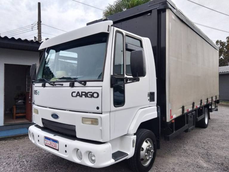FORD - CARGO 815 - 2011/2012 - Branca - R$ 199.000,00