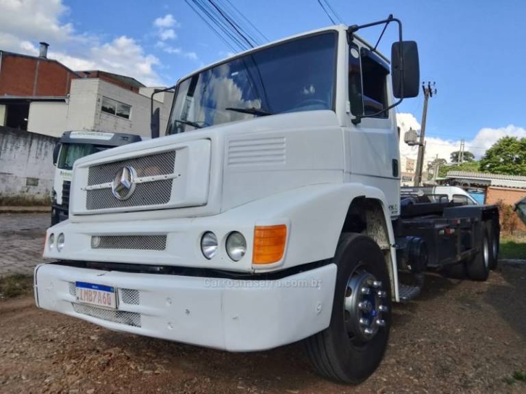 MERCEDES-BENZ - L-1620 - 2004/2004 - Branca - R$ 229.900,00