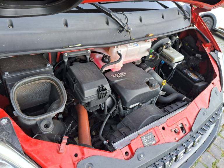 IVECO - DAILY - 2016/2017 - Vermelha - R$ 165.000,00