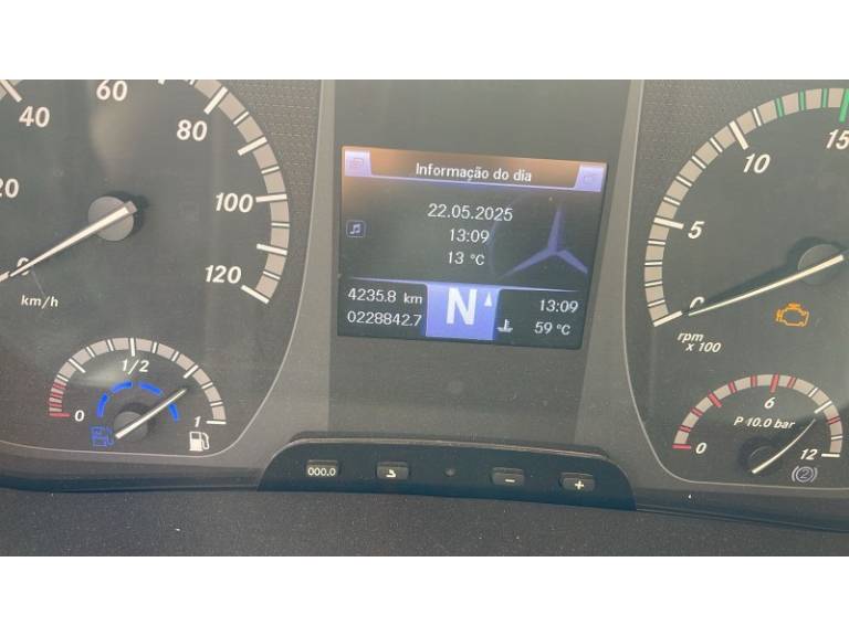 VOLKSWAGEN - 11-180 - 2022/2023 - Branca - R$ 368.000,00