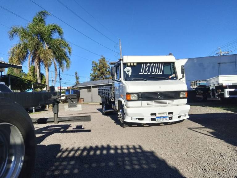 MERCEDES-BENZ - 709 - 1993/1994 - Branca - R$ 130.000,00
