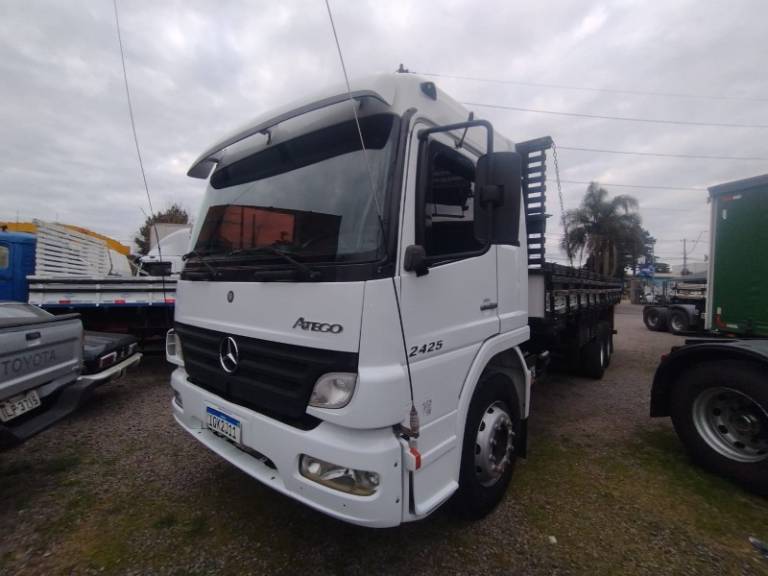 MERCEDES-BENZ - ATEGO 2425 - 2009/2009 - Branca - R$ 268.000,00