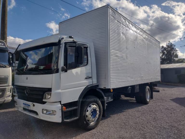 MERCEDES-BENZ - ATEGO 1518 - 2009/2009 - Branca - R$ 215.000,00