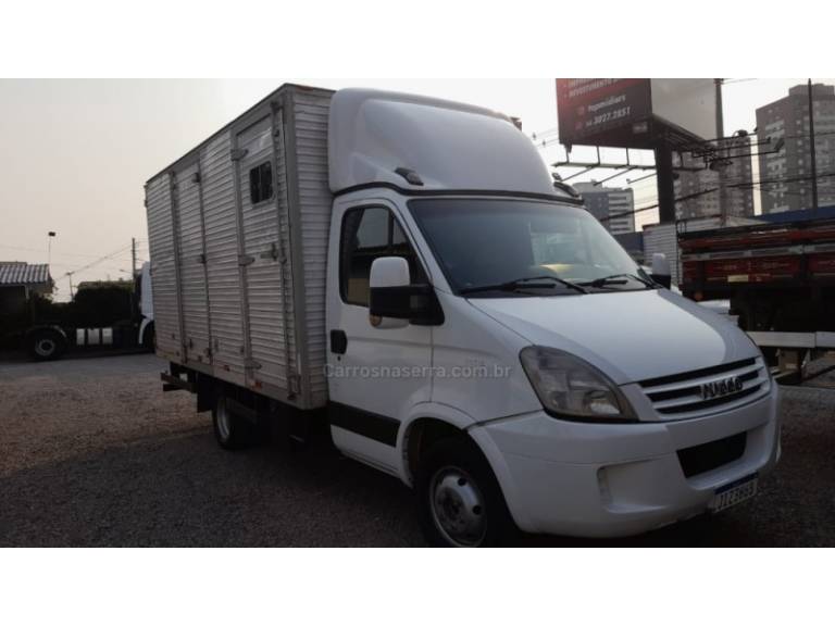 IVECO - DAILY - 2011/2011 - Branca - R$ 125.000,00