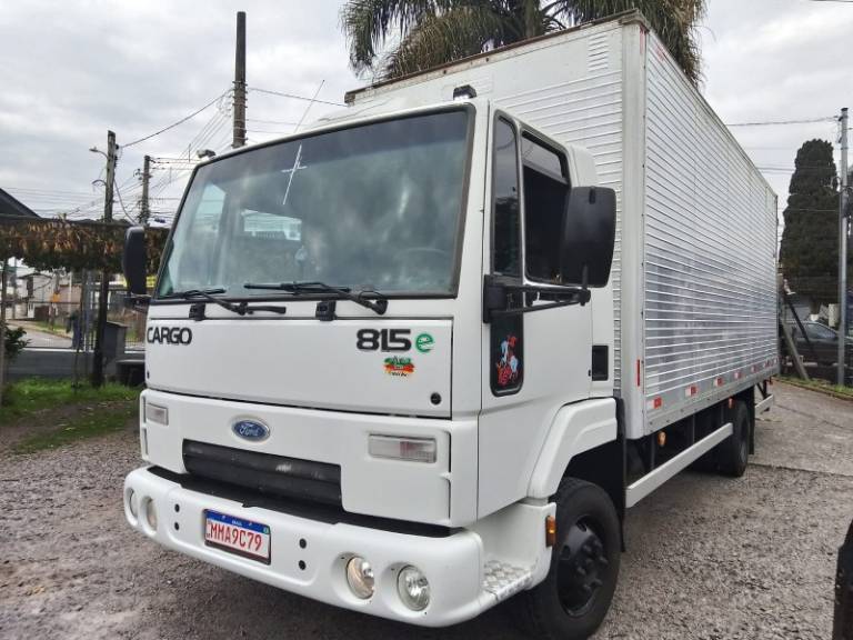 FORD - CARGO 815 - 2011/2012 - Branca - R$ 198.000,00