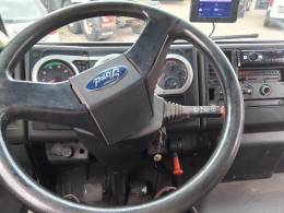 FORD - CARGO 815 - 2011/2012 - Branca - R$ 198.000,00