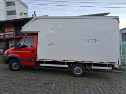 IVECO - DAILY - 2016/2017 - Vermelha - R$ 165.000,00