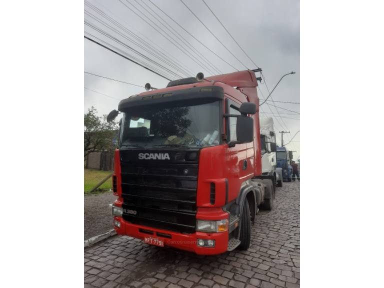 SCANIA - R-114 - 2006/2006 - Vermelha - R$ 210.000,00