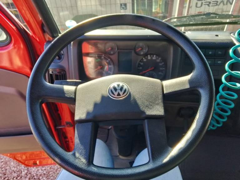 VOLKSWAGEN - 9-160 - 2014/2014 - Vermelha - R$ 225.000,00