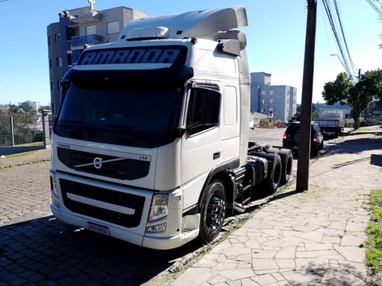 VOLVO - FM - 2012/2012 - Branca - R$ 220.000,00