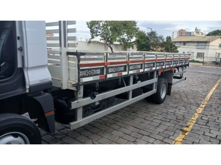VOLKSWAGEN - 11-180 - 2022/2023 - Branca - R$ 368.000,00