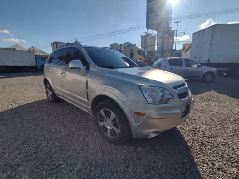CHEVROLET - CAPTIVA - 2009/2010 - Prata - R$ 36.000,00