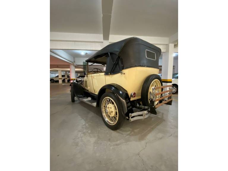 FORD - A - 1928/1928 - Bege - R$ 250.000,00