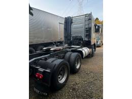 VOLVO - FH - 2011/2011 - Prata - R$ 285.000,00