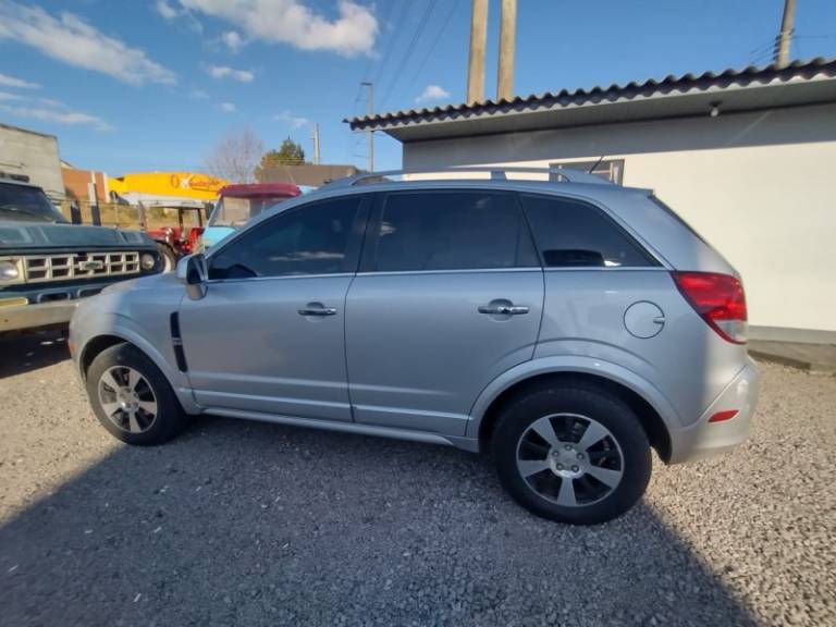 CHEVROLET - CAPTIVA - 2009/2010 - Prata - R$ 36.000,00